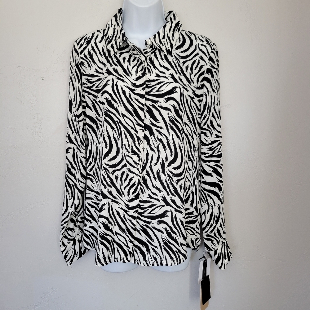 Halogen NWT Women's Small Black White Long Sleeve Shirt Feather Tiger Print Top